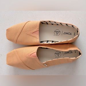 Women’s Toms Size 10